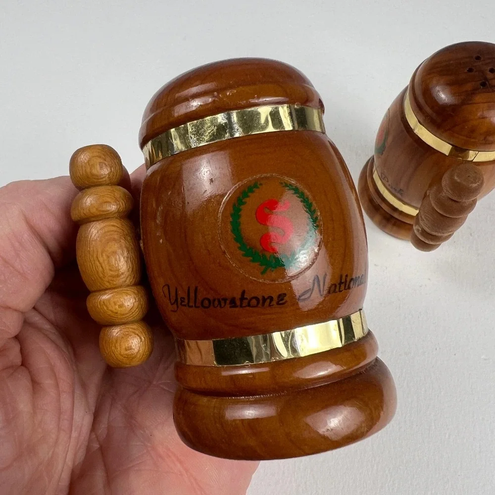 Vintage Yellowstone National Park Salt Pepper Shaker Set Wood Mug Souvenir Brown
